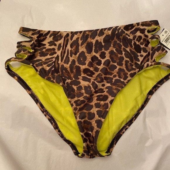 BARR lll Women’s Cheetah Print High Waist with Sits on the sides - Picture 1 of 10